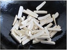 青蒜蛋皮炒香干