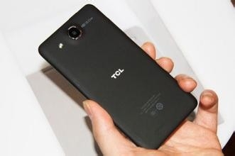 <b>TCL手机S720手机死机怎么删除桌面及手电筒使用</b>