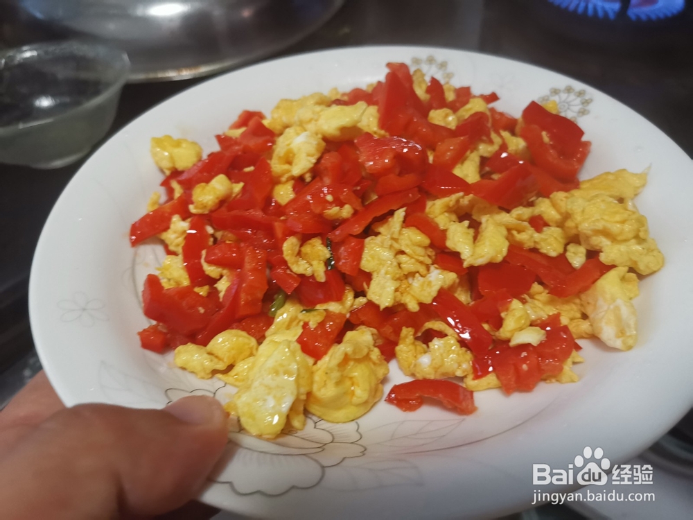 红椒炒鸡蛋块