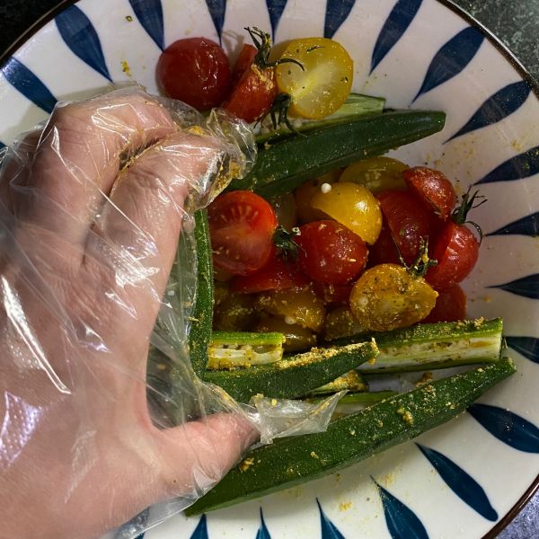 青花椒盐风味三文鱼蔬菜沙拉空气炸