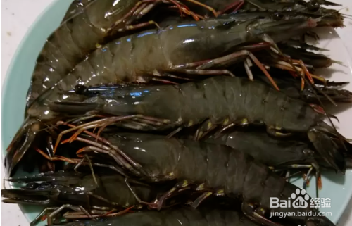 蒜片椒盐虾的做法