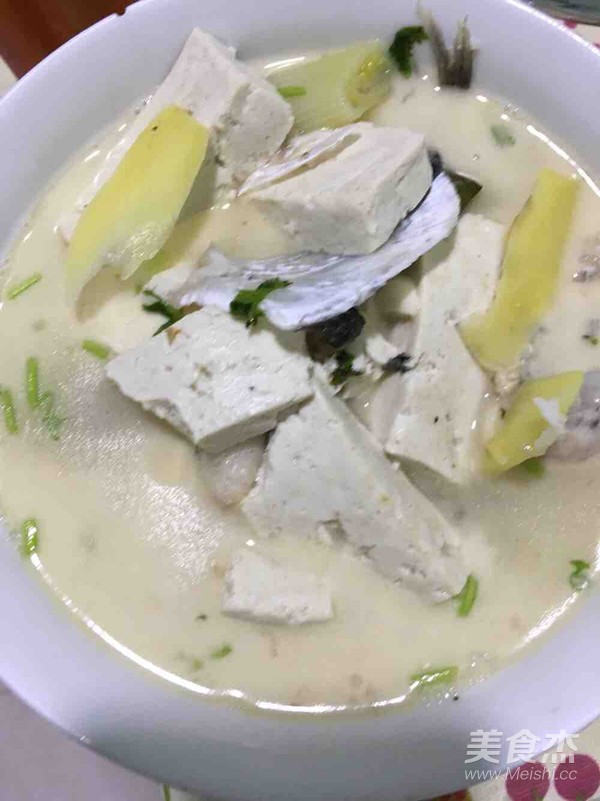 鱼头炖豆腐的做法