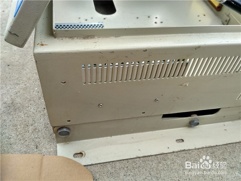 机箱里开关电源的正确安装方法