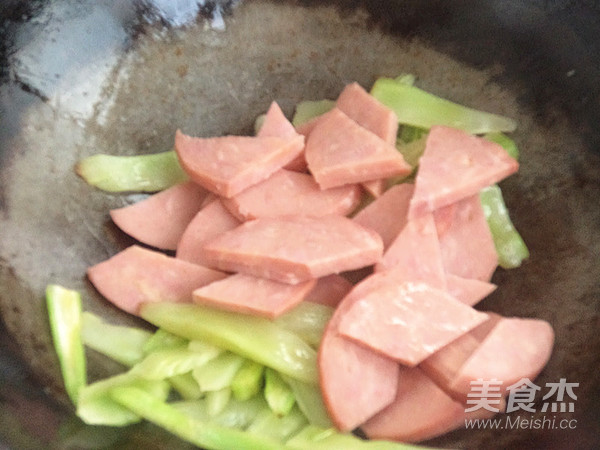 火腿炒莴笋的做法