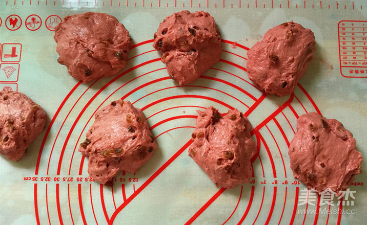 红曲提子干面包