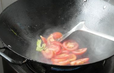 番茄烩生菜的做法