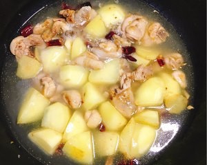怎么做土豆炖鸡块