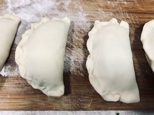 韭菜鸡蛋虾皮馅素盒子