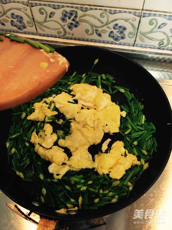 韭菜花炒鸡蛋！（初学者和懒人的福利！）