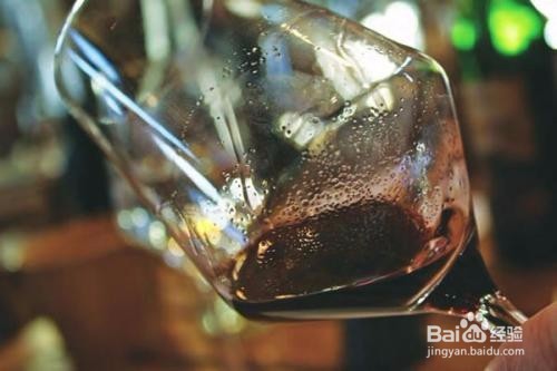 挑选葡萄酒要避免的八个错误