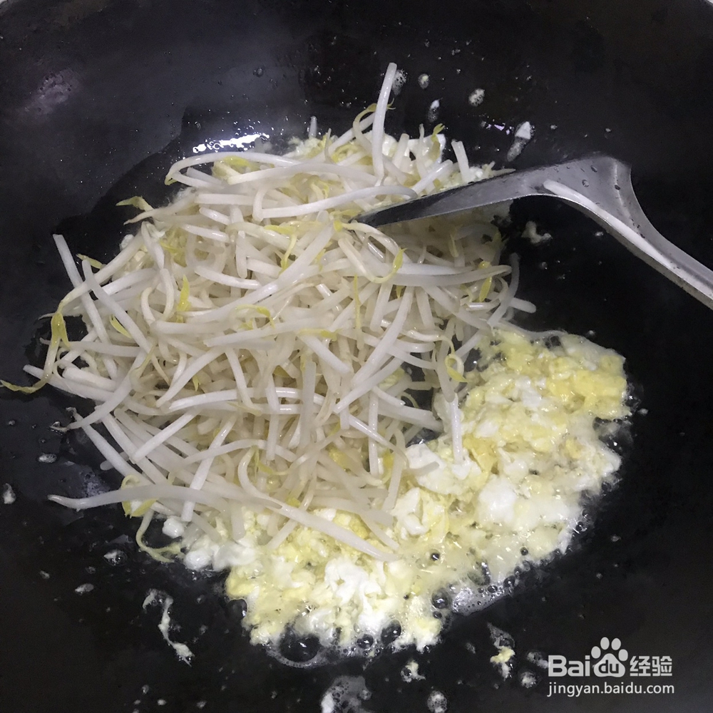 百吃不厌的鸡蛋炒河粉