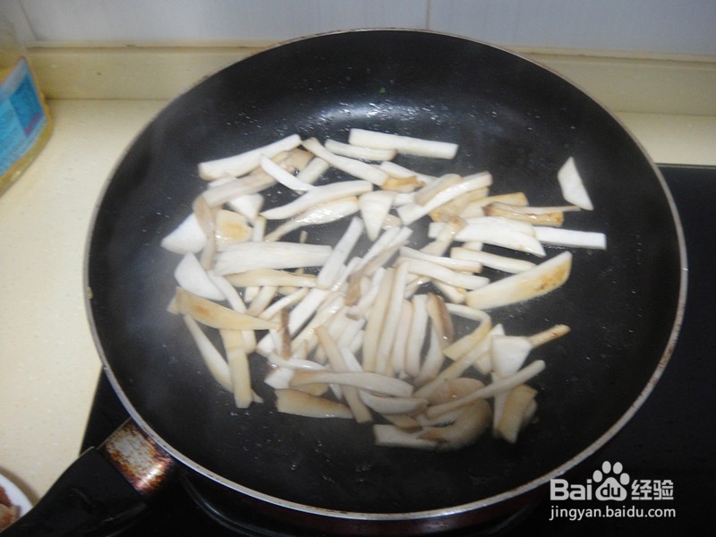 干煸五花肉杏鲍菇的做法