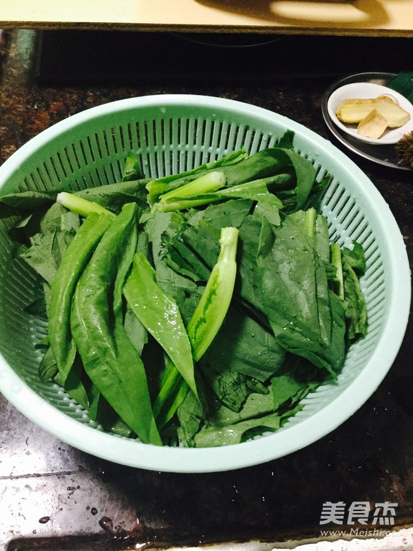 麦菜煮面的做法