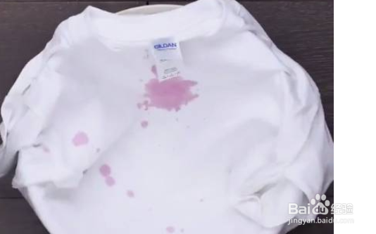 衣服暴晒褪色怎么恢复