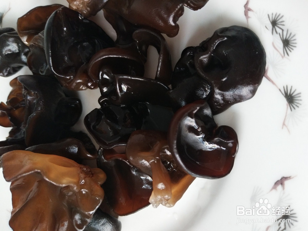 怎么做农家小炒——鸡蛋木耳炒肉？