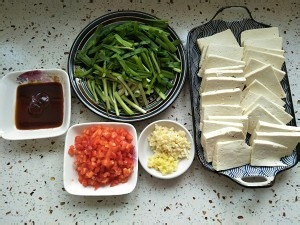 健康养生佳品韭菜炒豆腐