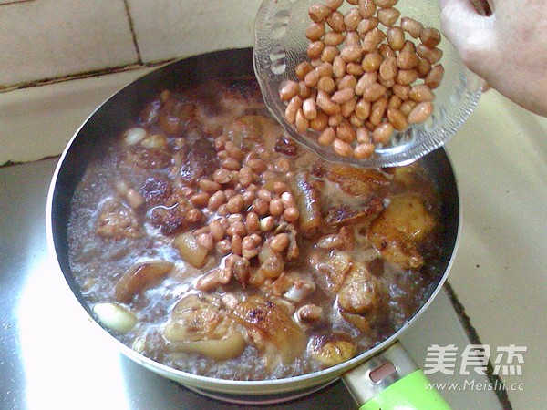 南乳花生焖猪蹄