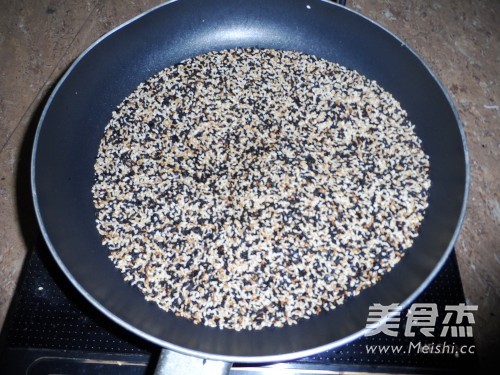 双麻花生糖的做法