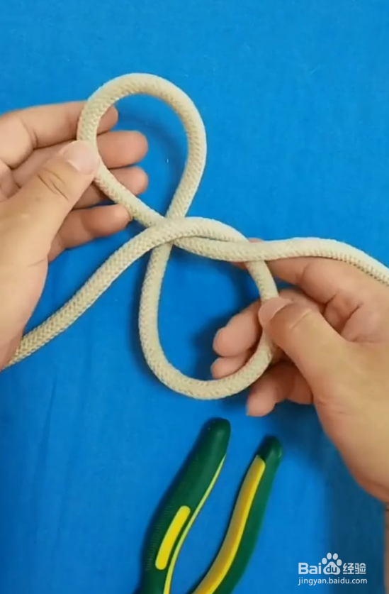 八字捆绑结的打结方法