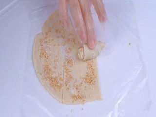 手抓饼牛角酥怎么做？