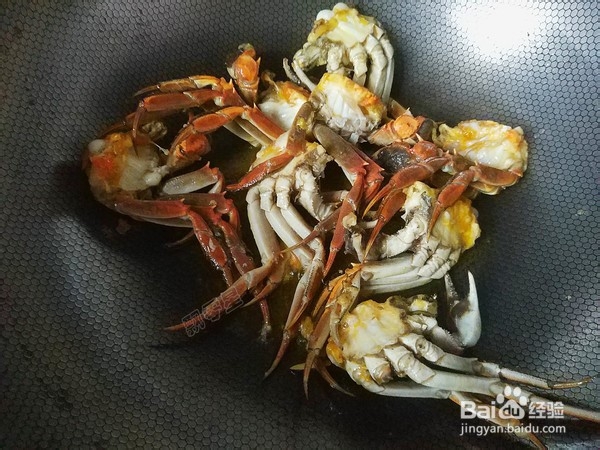 如何烹饪美味家常的香辣大闸蟹