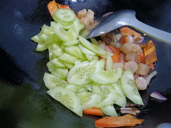 扇贝柱黄瓜炒鸡蛋