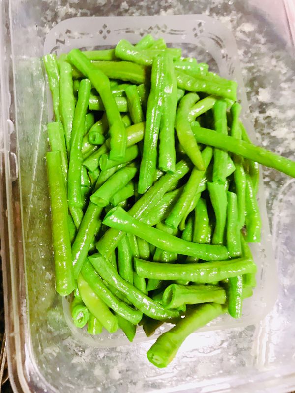 脆皮烧肉炒豇豆