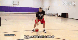 为什么你转身过人时经常球要飞球到底要怎样拿