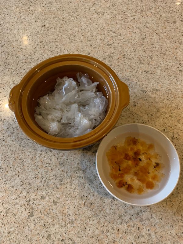 牛奶桃胶银耳羹