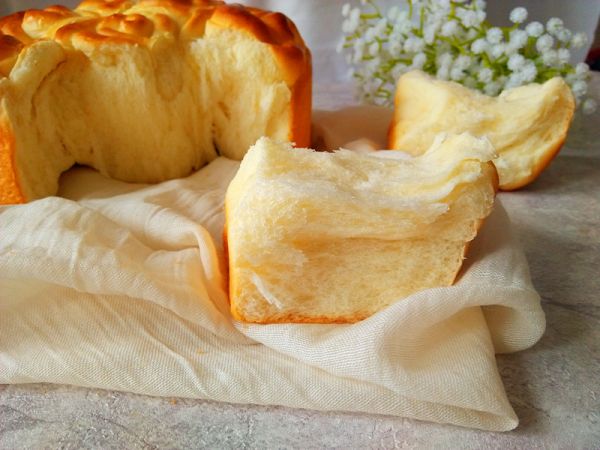 玫瑰花酸奶面包