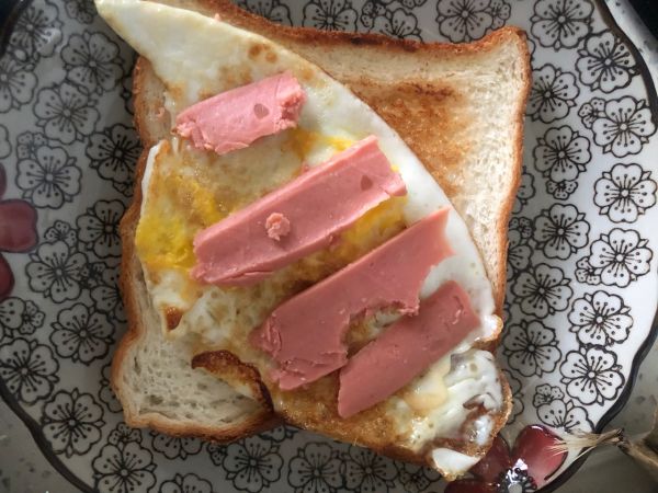 鸡蛋火腿三明治