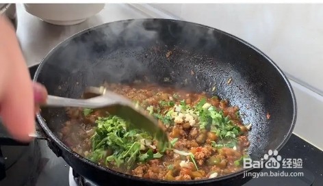 肉末茄子盖饭的做法