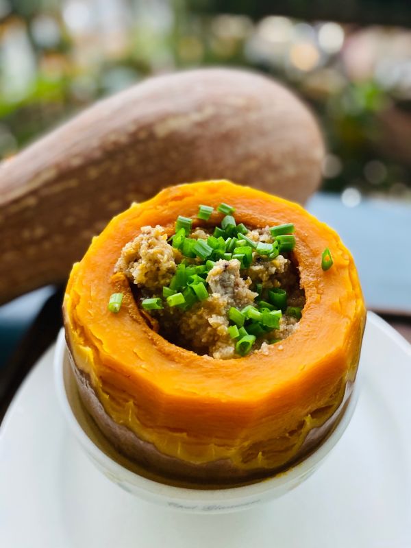 香猪骨腩南瓜盅