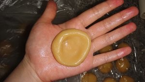 蛋黄莲蓉月饼