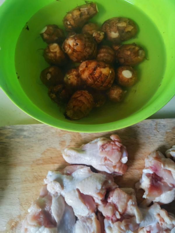 红烧芋头小鸡腿