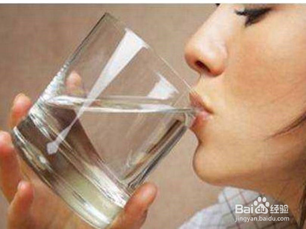 早上空肚喝水好吗？早上怎么喝水最健康