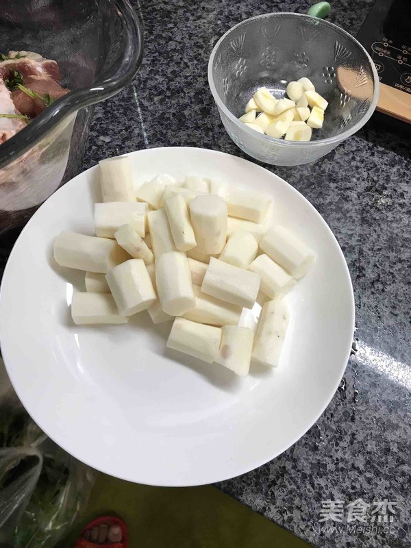山药炖排骨的做法