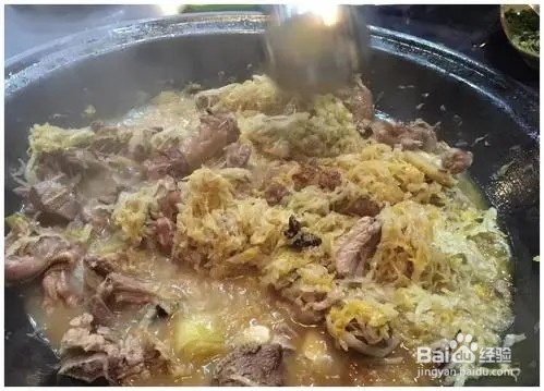 东北酸菜炖鹅肉