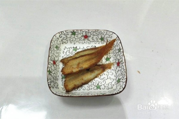 怎样做美味的小炸鱼？