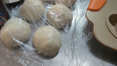 蓝莓果酱小餐包的做法