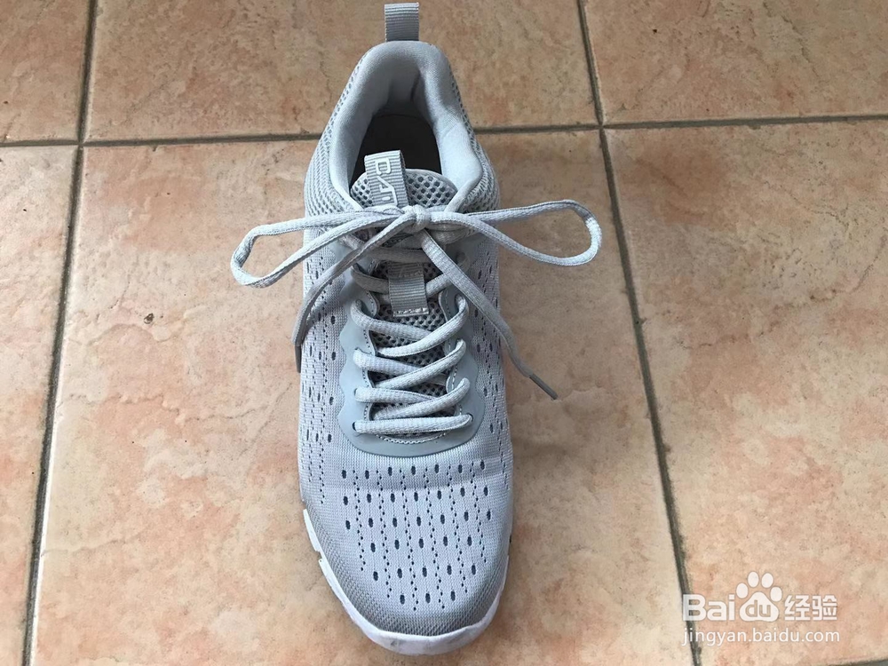 五孔花式系鞋带方法