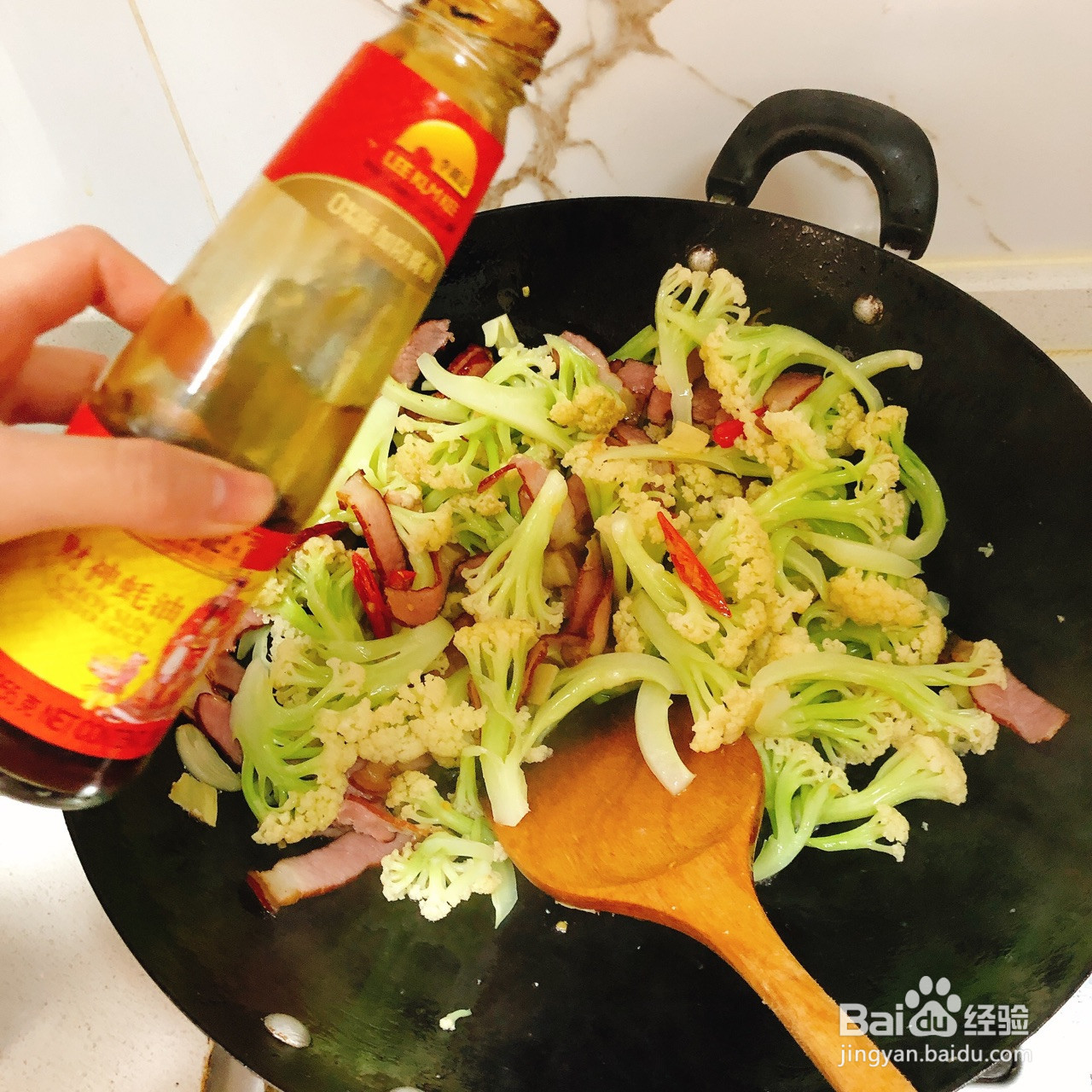 腊肉炒花菜的做法
