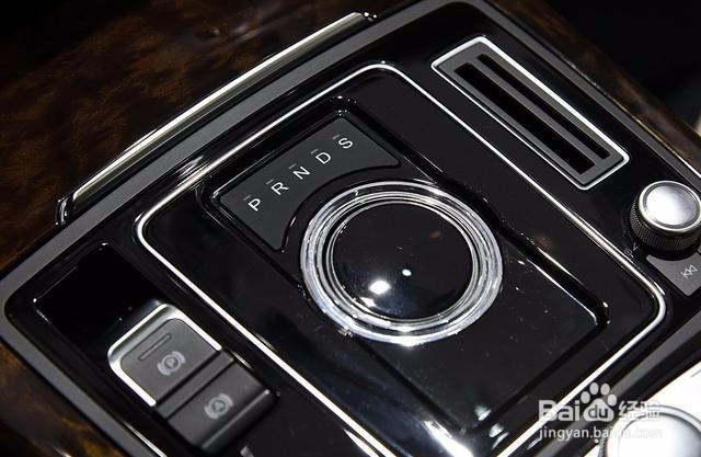 这车十万电吸门配悬浮大屏，网友：换个车标45万