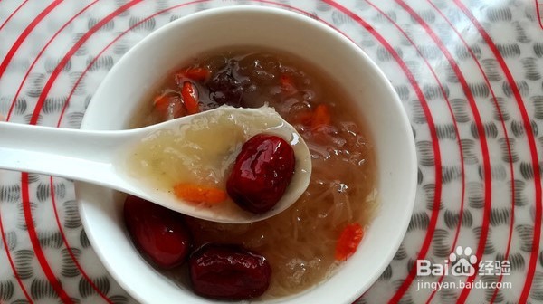 银耳红枣羹的做法步骤