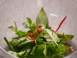 味道令人难忘的地中海风味香煎三文鱼