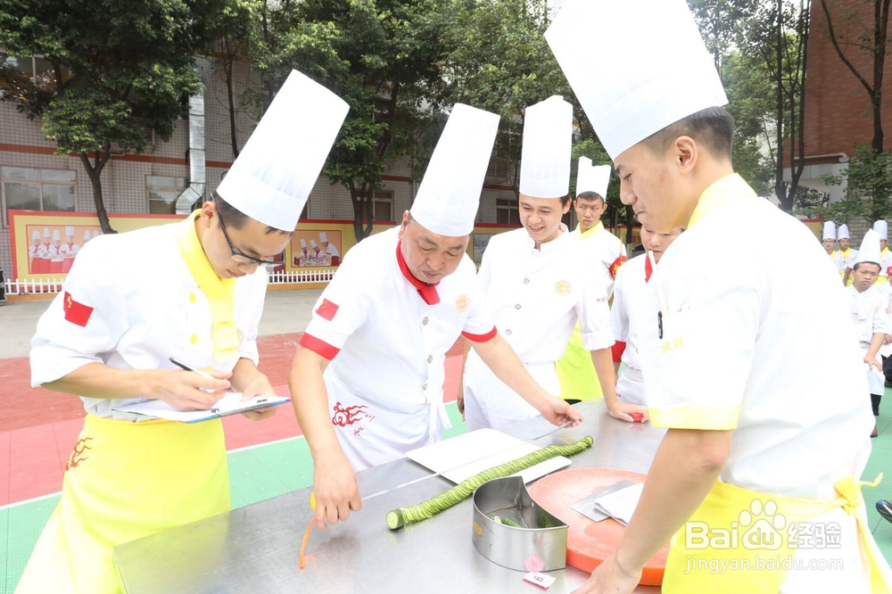 成都学厨师哪个学校好