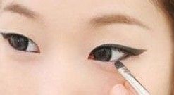 大眼妆挽救你的单眼皮