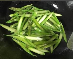 清炒芦笋的做法