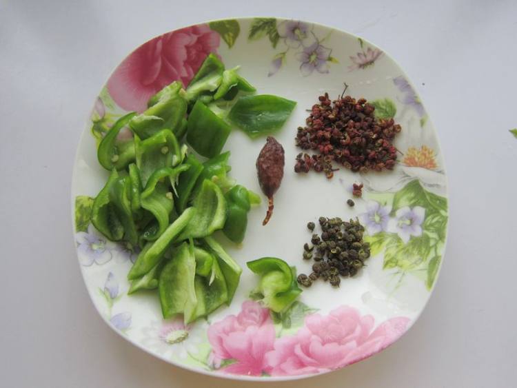 辣子鸡的制作方法是什么