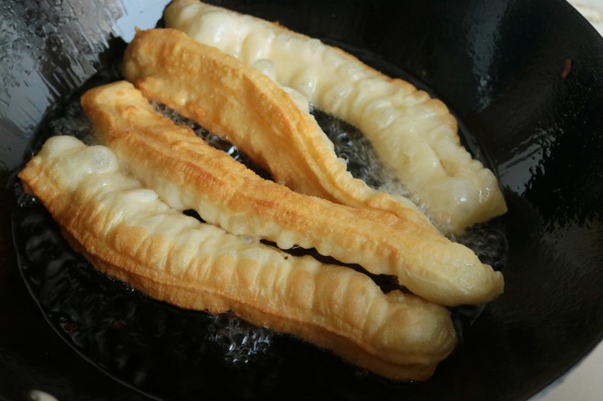 油条怎么做好吃，家庭自制油条的家常做法
